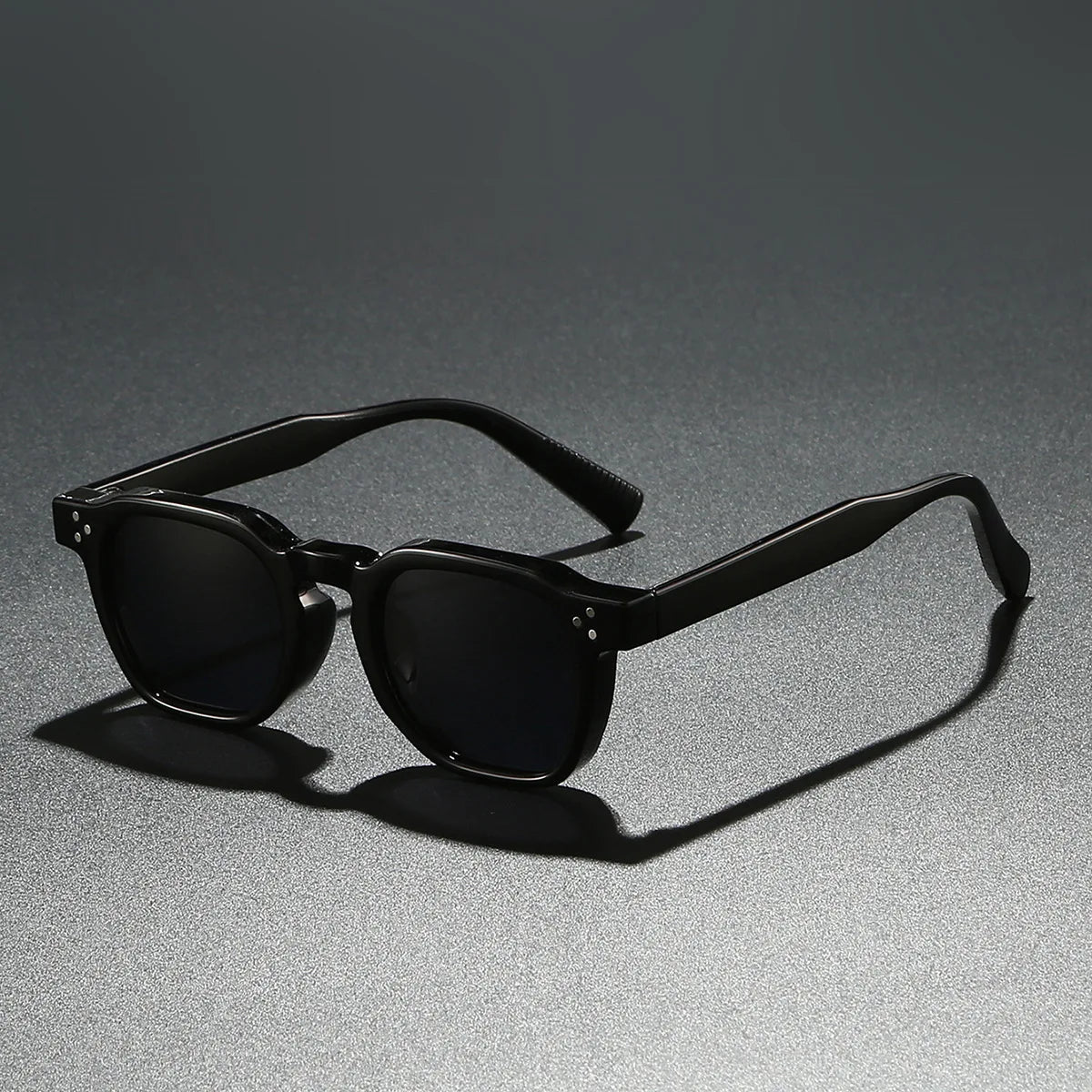 Stylish Unisex Polarized Sunglasses With UV400 Protection