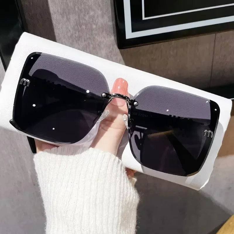 Trending Women's Sleek & Stylish Luxury Designer Sunglasses
