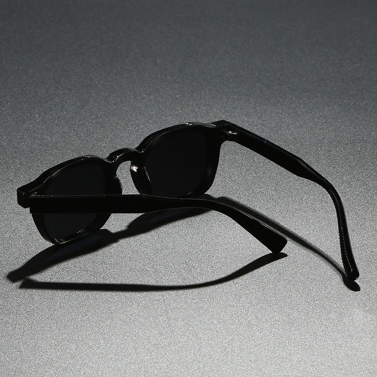 Stylish Unisex Polarized Sunglasses With UV400 Protection