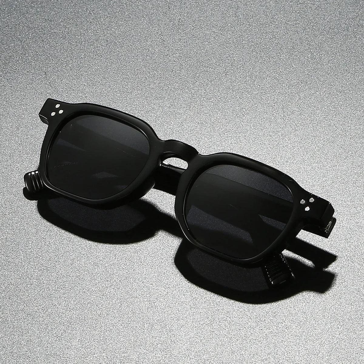 Stylish Unisex Polarized Sunglasses With UV400 Protection